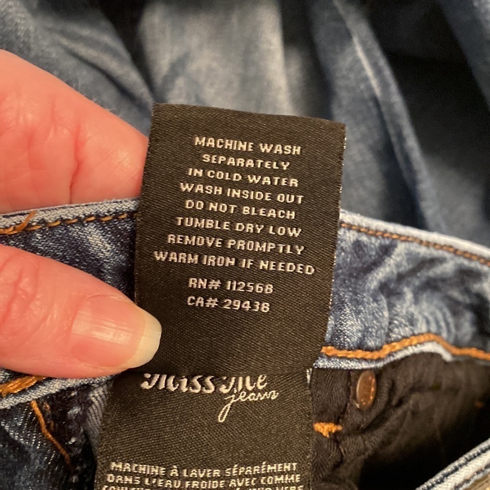 Miss Me jeans skinny fit tapered high rise 5 pockets button/zip closure size 26 - Picture 8 of 9